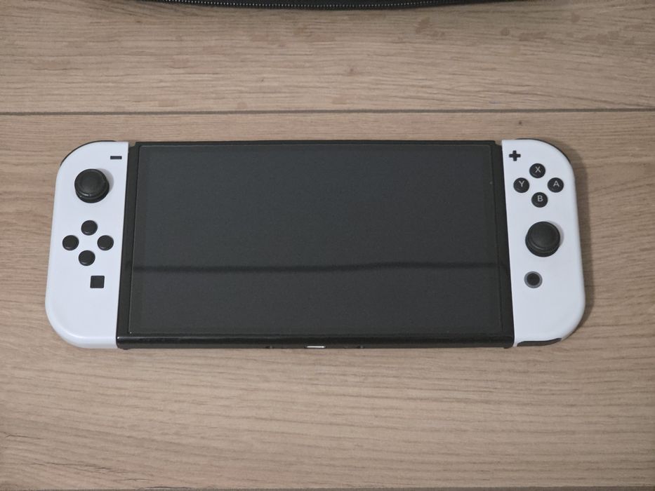 Nintendo switch oled white