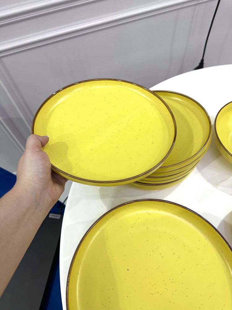 Продам посуду из 24 предметов, новая!