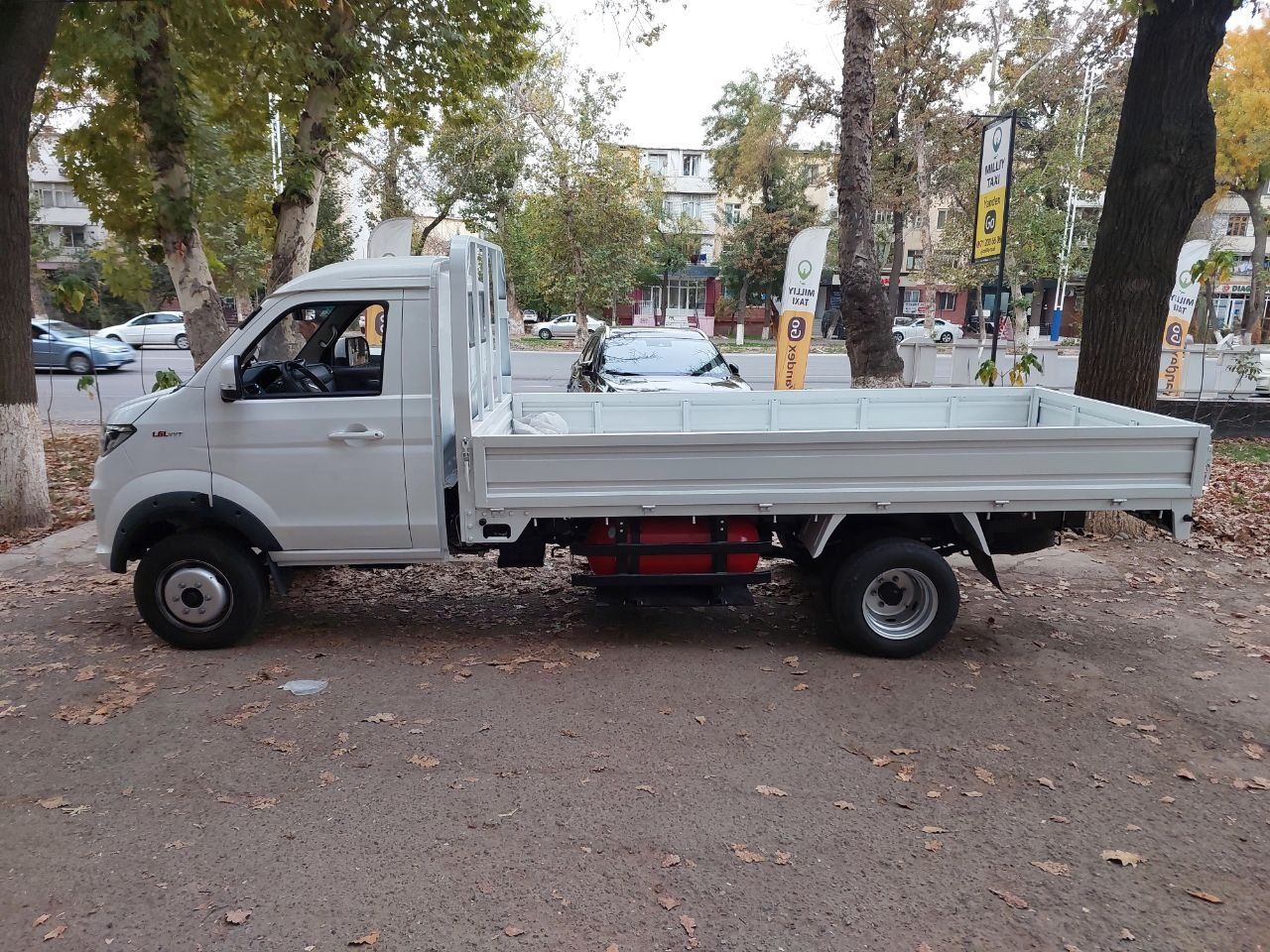 Груза перевозка открытый борт доставка грузов по Ташкент и области