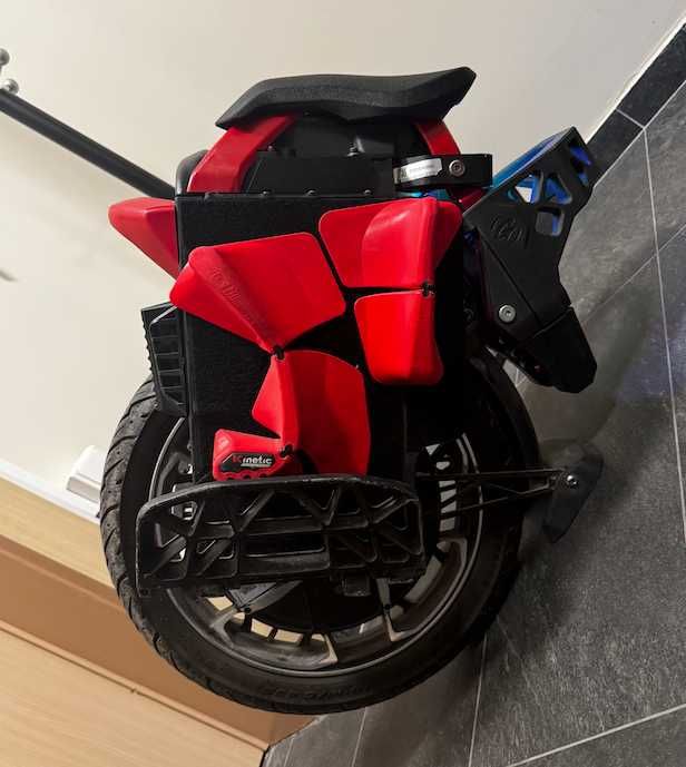 EUC - Kingsong S22 Pro + падове и аксесоари