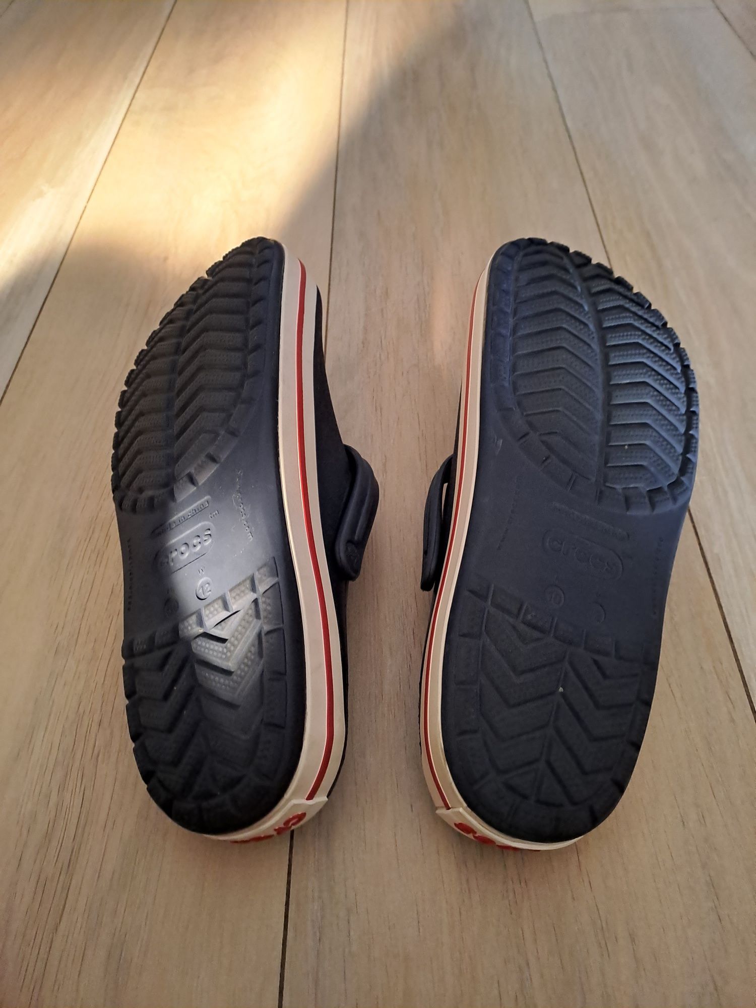 Slapi Crocband Navy noi