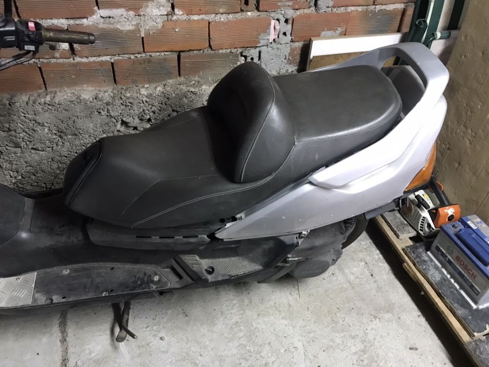 2 броя Yamaha Majesty 250