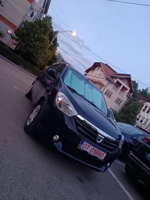 Vând Dacia lodgy