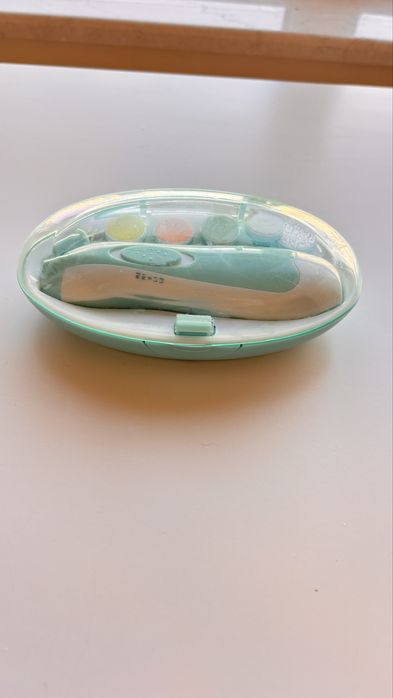 Бебешка пила за нокти за нежно премахване на нокти