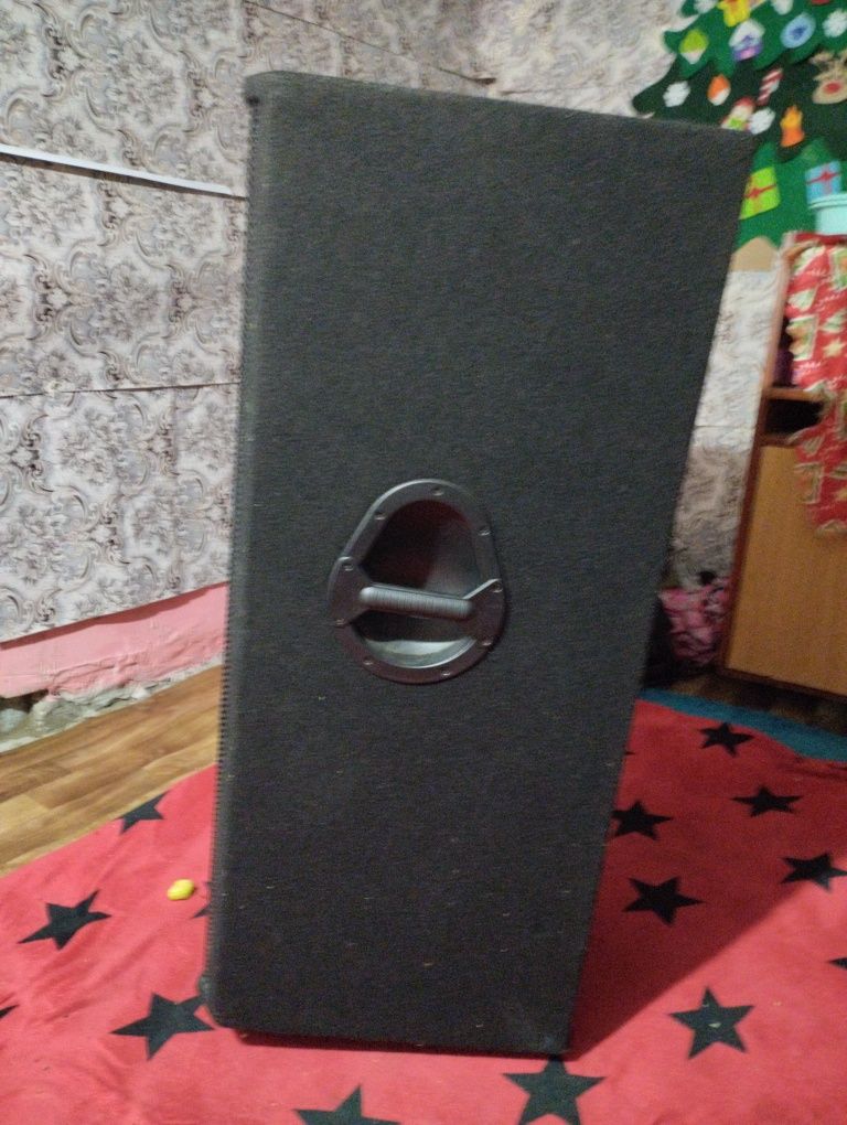 Boxa cu amplificator cu mixer prin blothut