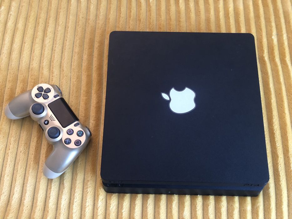 Ps4 slim.