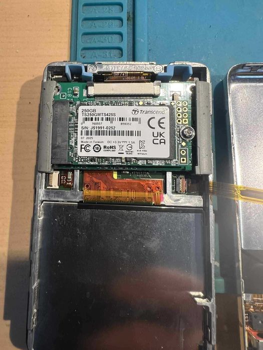 Ipod Classic 7th gen MC297 250gb SSD NOU perfect functional+cablu date