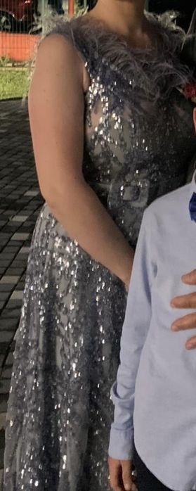 Rochie de seara cu paiete si pene