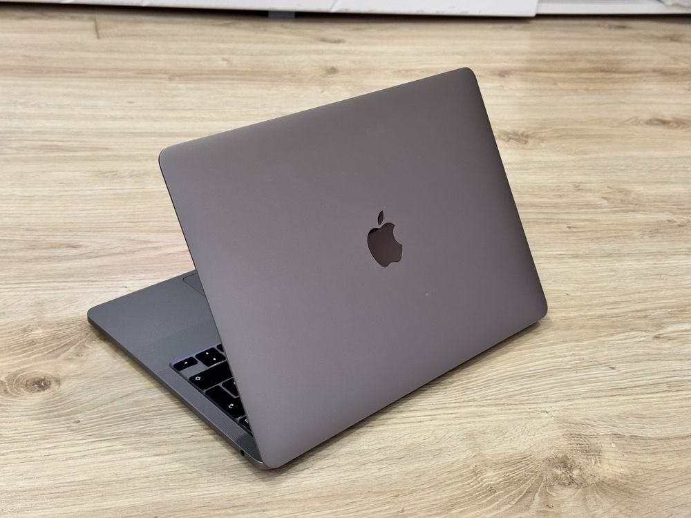 *99% Battery*Като Нов 13.3'Macbook Pro M1/8GB Ram/256GB SSD