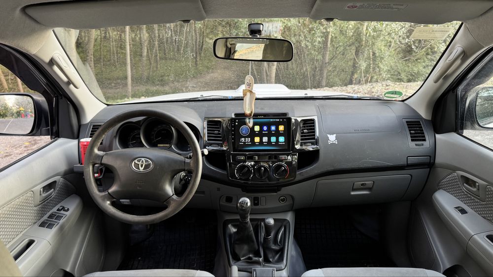 Toyota Hilux 2.5 D-4D – DOAR 66.000km REALI – STARE CA NOUĂ!