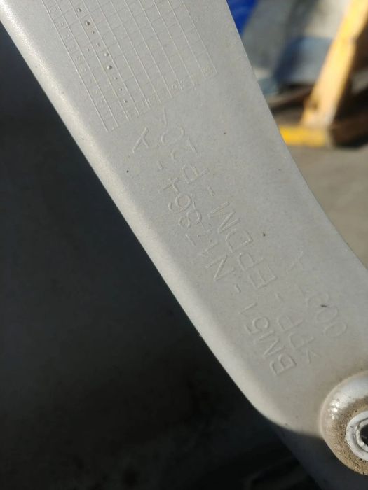 bara  spate  ford focus 3 break nonfacelift 2011