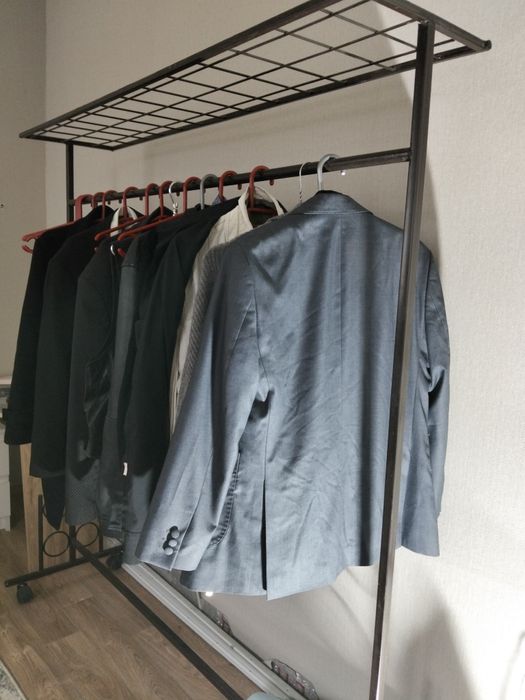 Продается вешалка. Б/у. В хорошем состоянии