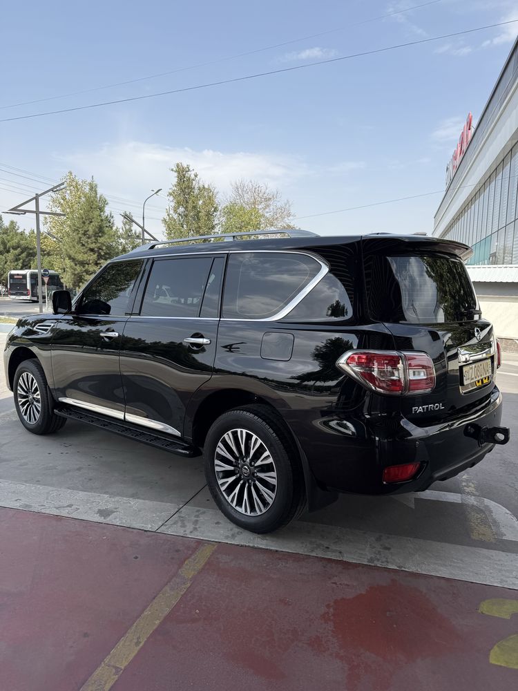 2019 Nissan patrol platinum sotiladi ,7 orindiqli ideal moshina