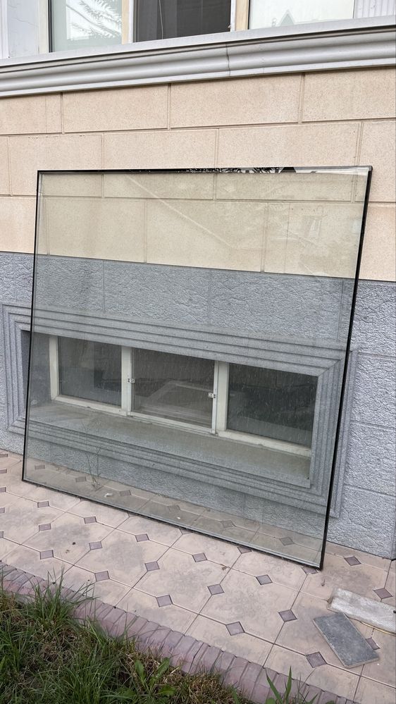 Продается стекло срочно