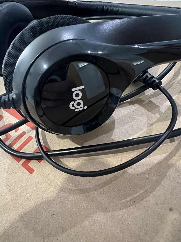 Слушалки Logitech