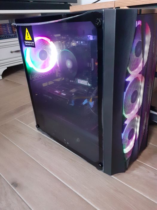 Vând PC gaming Amd Ryzen 5 2600+