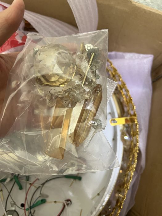 Люстра сотилади,холати яхши