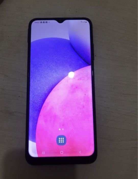 Продам 2 телефона Samsung.