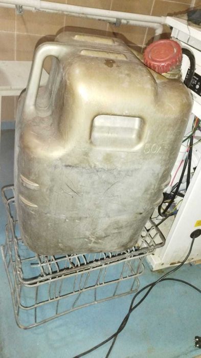 Продам канистры под ГСМ 50 л