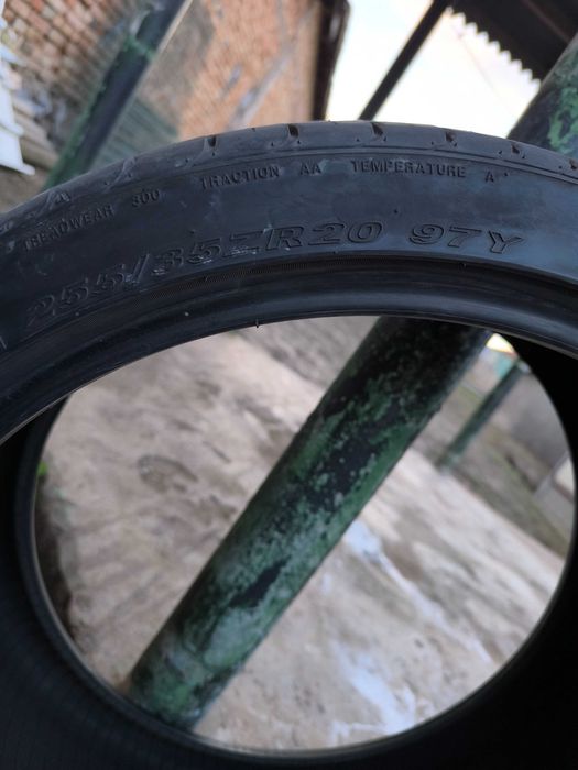 Гума 1бр Nexen 255 35 20