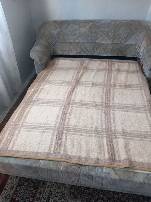 Vând canapea extensibilă