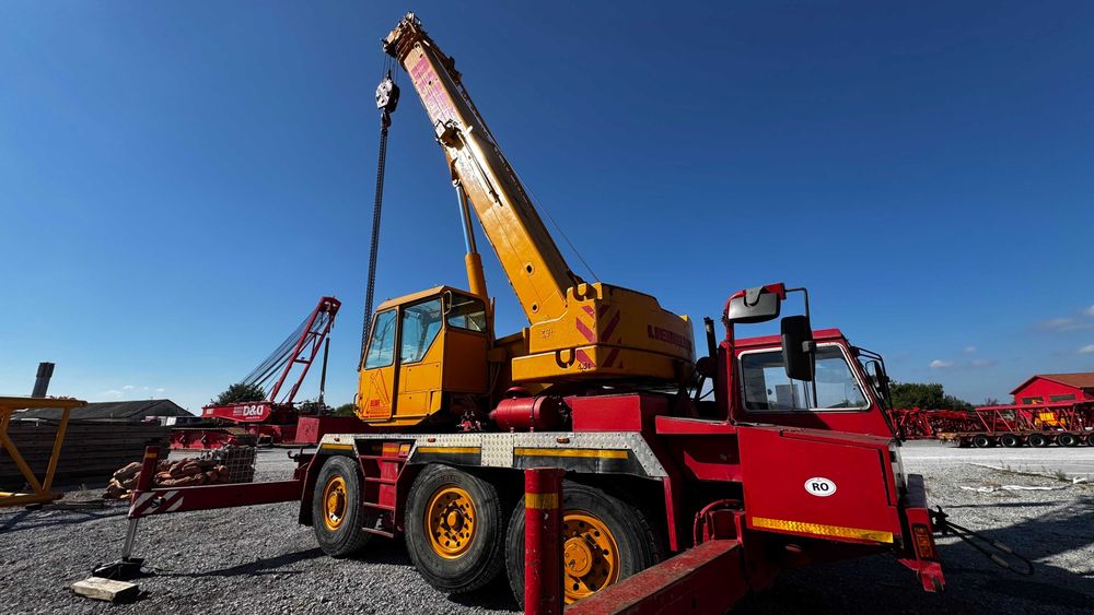 Liebherr LTM1040