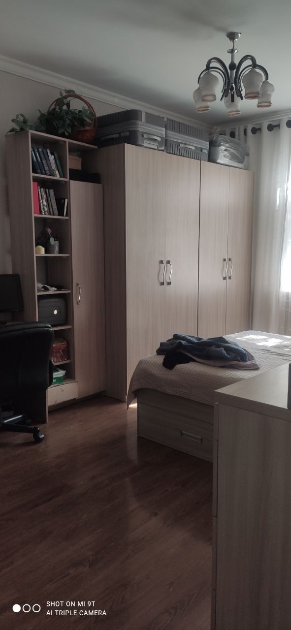 Yunusobod 13 mavze 3/2/4 (68²) sotiladi kvartira