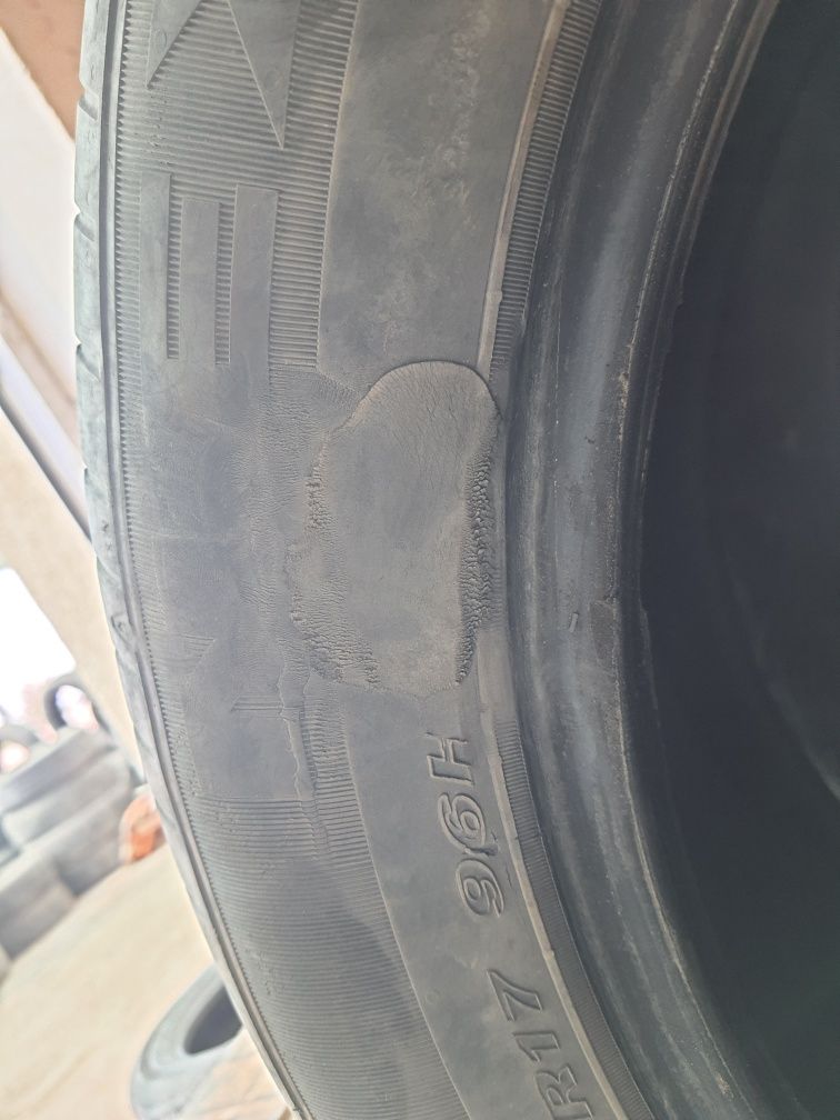 Шина бу 215/60R17