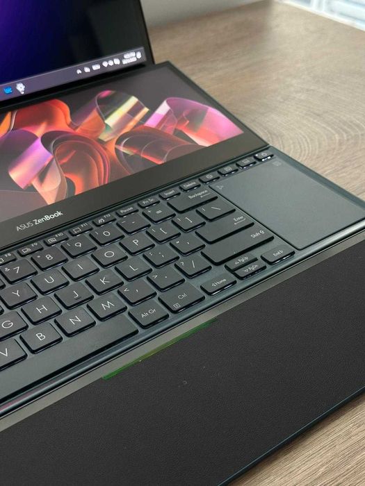 ASUS ZenBook Pro Duo, i9-12900H, 15.6" OLED 4K, 32GB, 1TB SSD, RTX3060