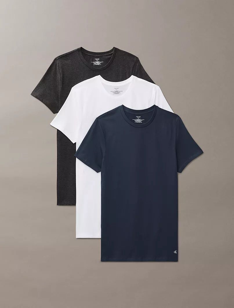 В наличии, футболки от Calvin Klein