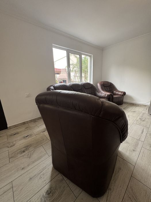 Set canapea și fotolii din piele naturală – stare foarte bună