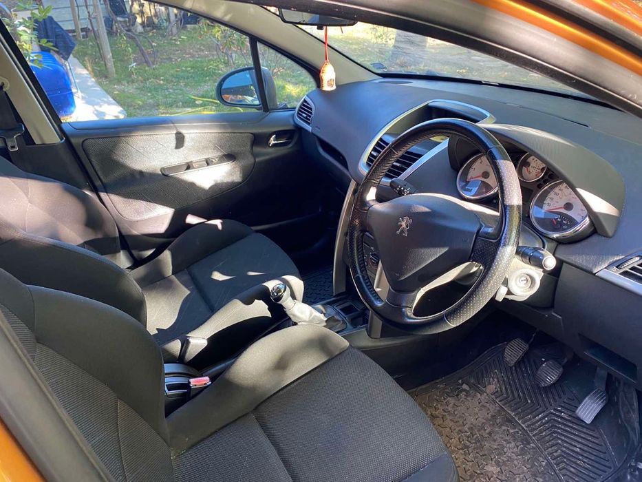 Пежо 207 - Десен Волан / Peugeot 207