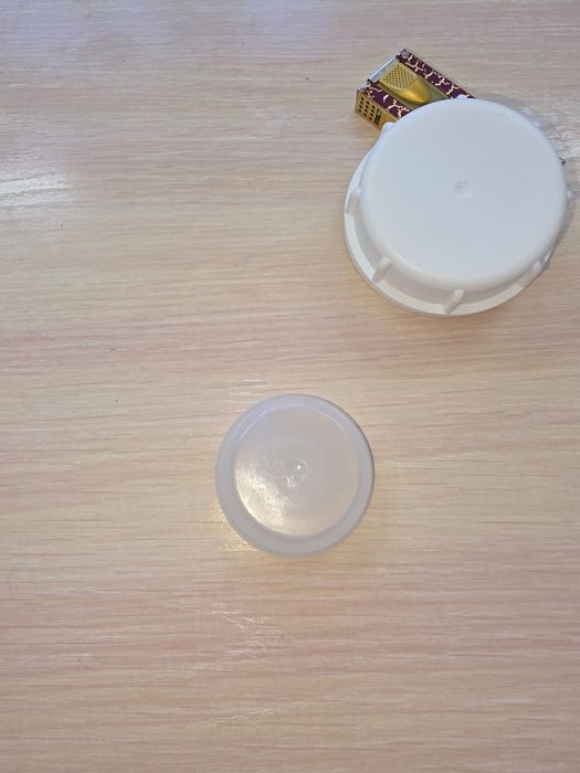 Пластиковые крышки для канистр