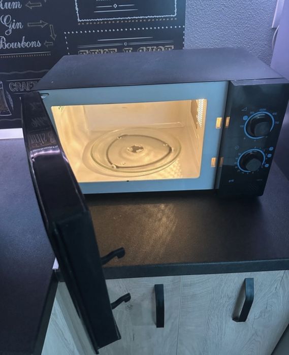 Cuptor cu microunde Samsung GW711K-B, 20 l, 750 W, Grill, Mecanic,