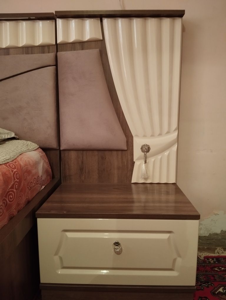 Продается спальный горнитур