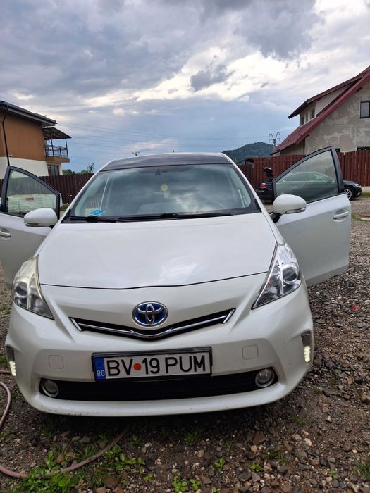 Vand Toyota prius + 7 locuri