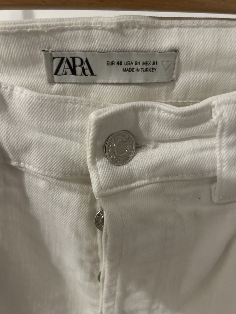 Blugi albi zara marimea 40