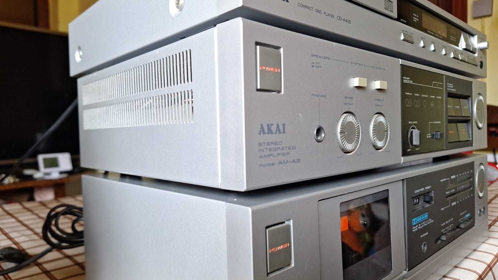 Set audio Akai amplificator, cd player si casetofon deck.