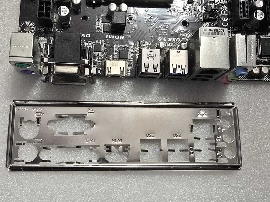 Placa de baza GIGABYTE GA-H110M-S2H, Socket 1151 + procesor I3 7100