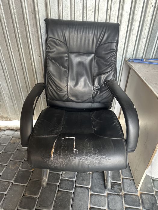 Кресло кожанное …