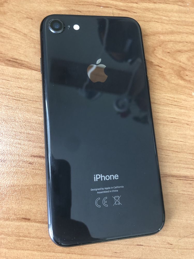 Iphone 8 64 gb използван