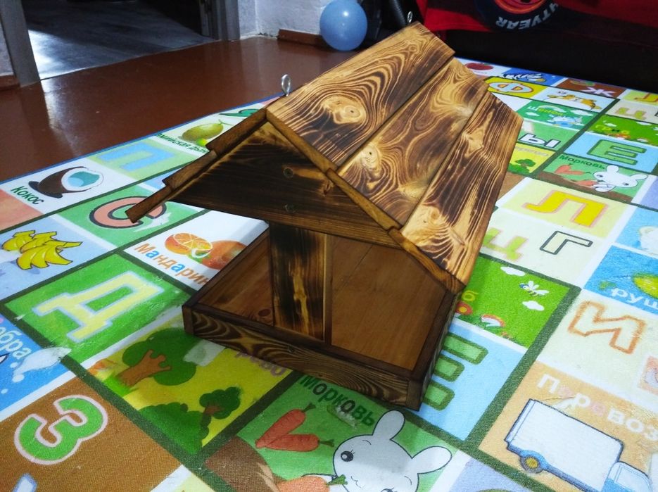 Кормушка для птиц.