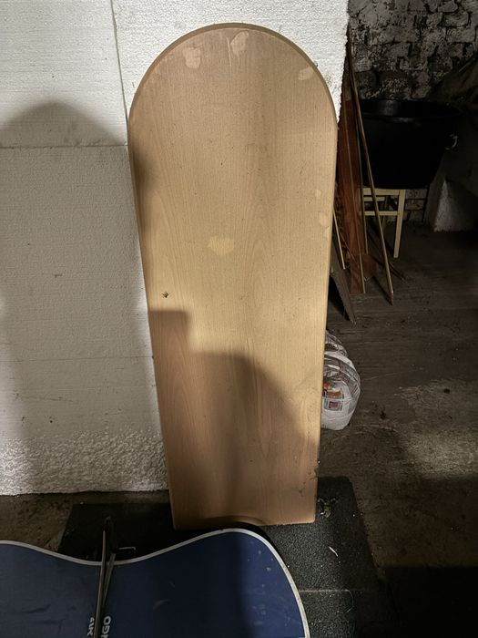 Masa bar de lemn cu picioare de inox si blat de lemn, este noua, nefol