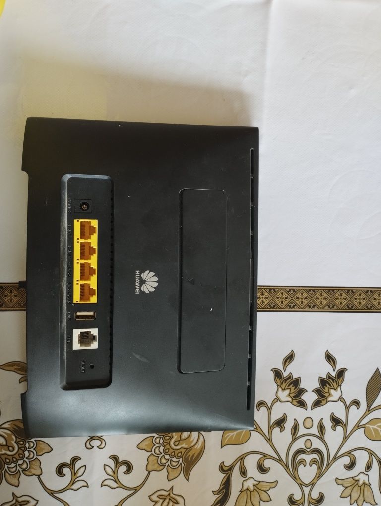 Продам роутер маршрутизатор Huawei model: B525s-23a
