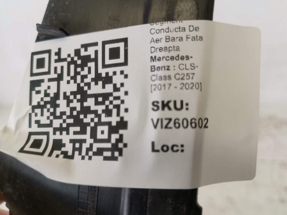 Въздухоотводител на предна дясна броня Мерцедес-Бенц ЦЛС-Клас / Merced