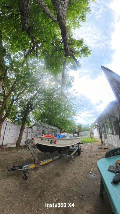 Vând barca aluminiu 4.2 m plus motor 10cp plus peridoc