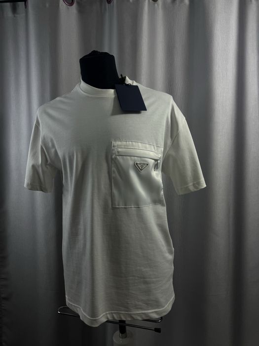 Tricou Prada.