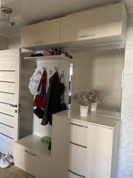 Продам прихожую