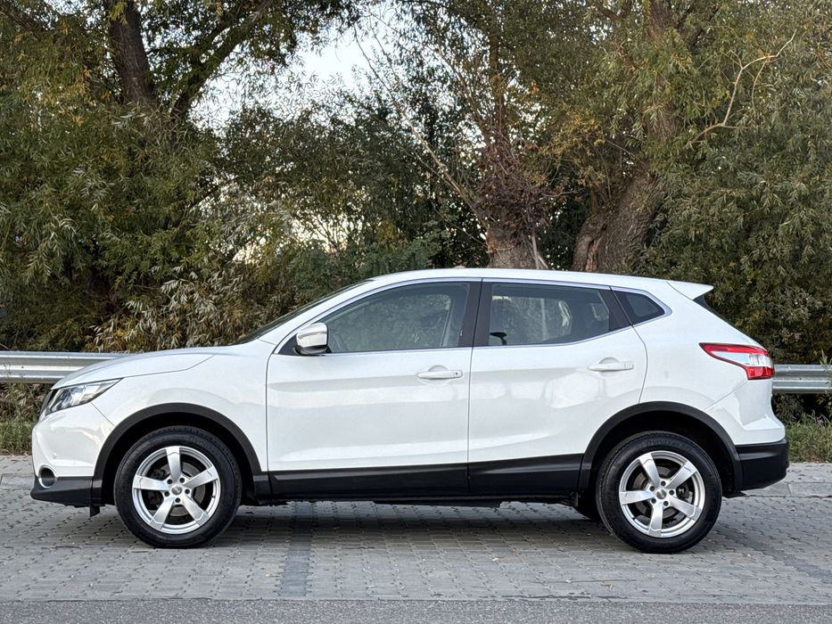 Nissan Qashqai 4x4 - 1.6 diesel 2014 - Navigatie / Camera / Senzori