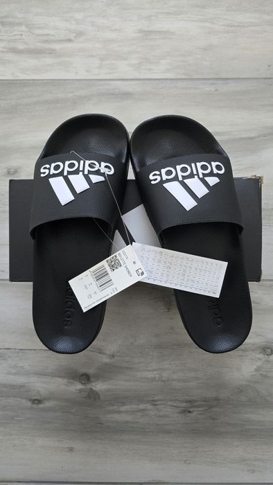 Vând slapi Adidas, noi, mărimea 42,.